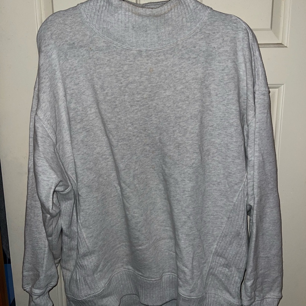 aerie Gray Sweatshirt with Crew Neck and Relaxed Fit